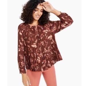 Alfani Abstrac-Print Pleated Top new with Tag size S.